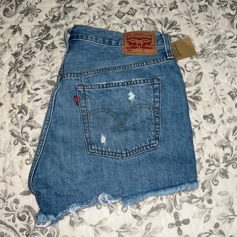 Levi Destroyed Button High Rise Shorts - Picture 3 of 5